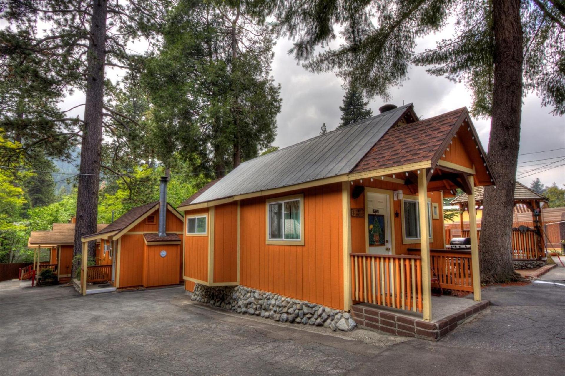 Sleepy Hollow Cabins And Hotel Crestline 外观 照片
