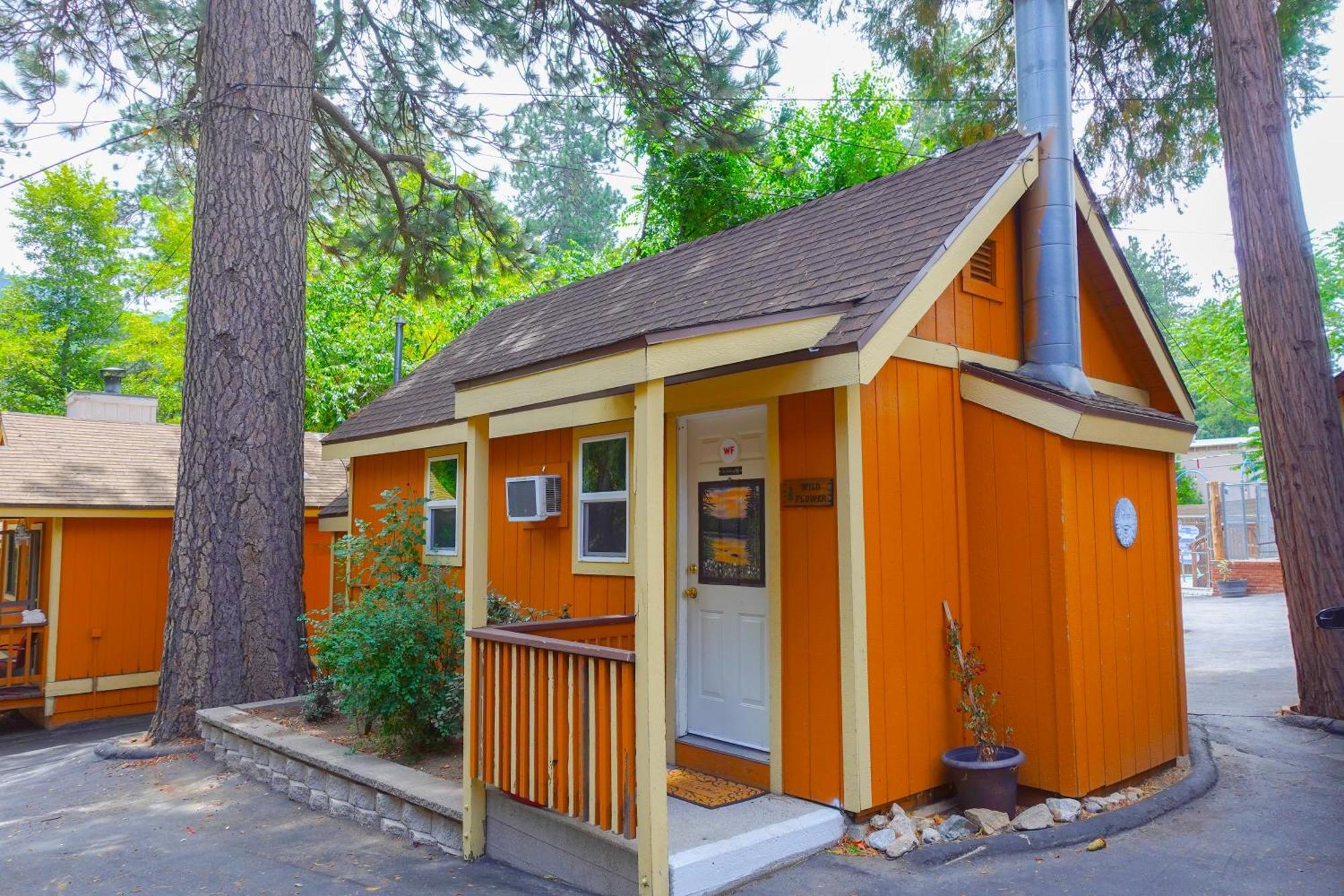 Sleepy Hollow Cabins And Hotel Crestline 外观 照片