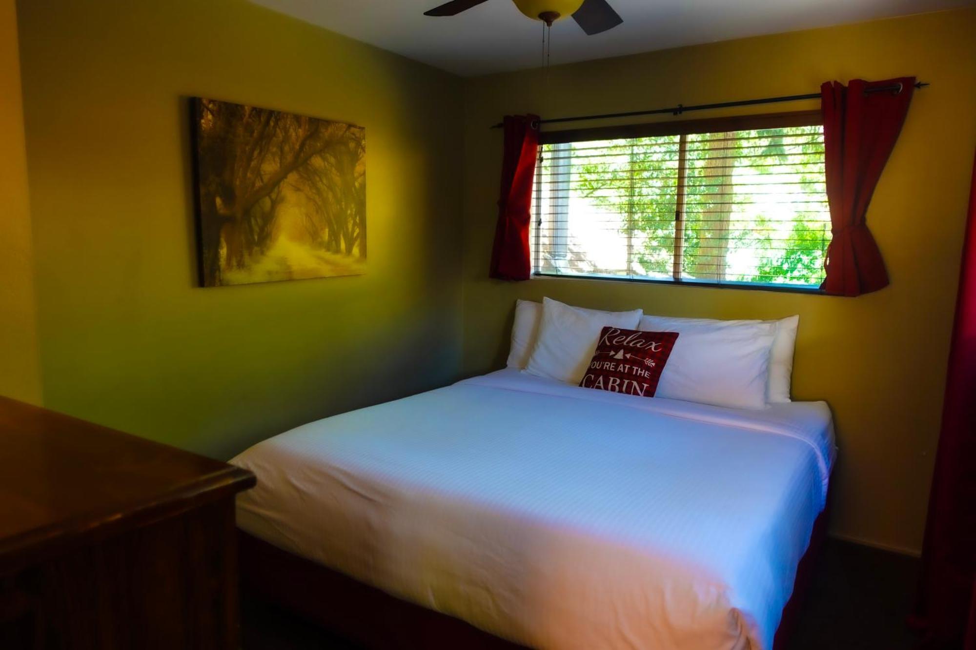 Sleepy Hollow Cabins And Hotel Crestline 外观 照片