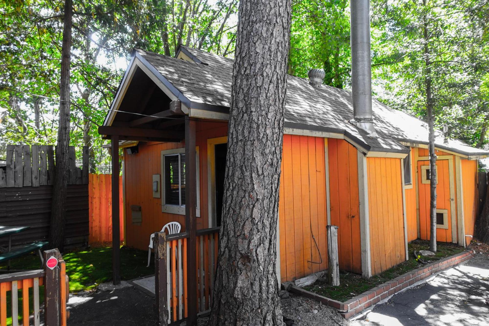 Sleepy Hollow Cabins And Hotel Crestline 外观 照片